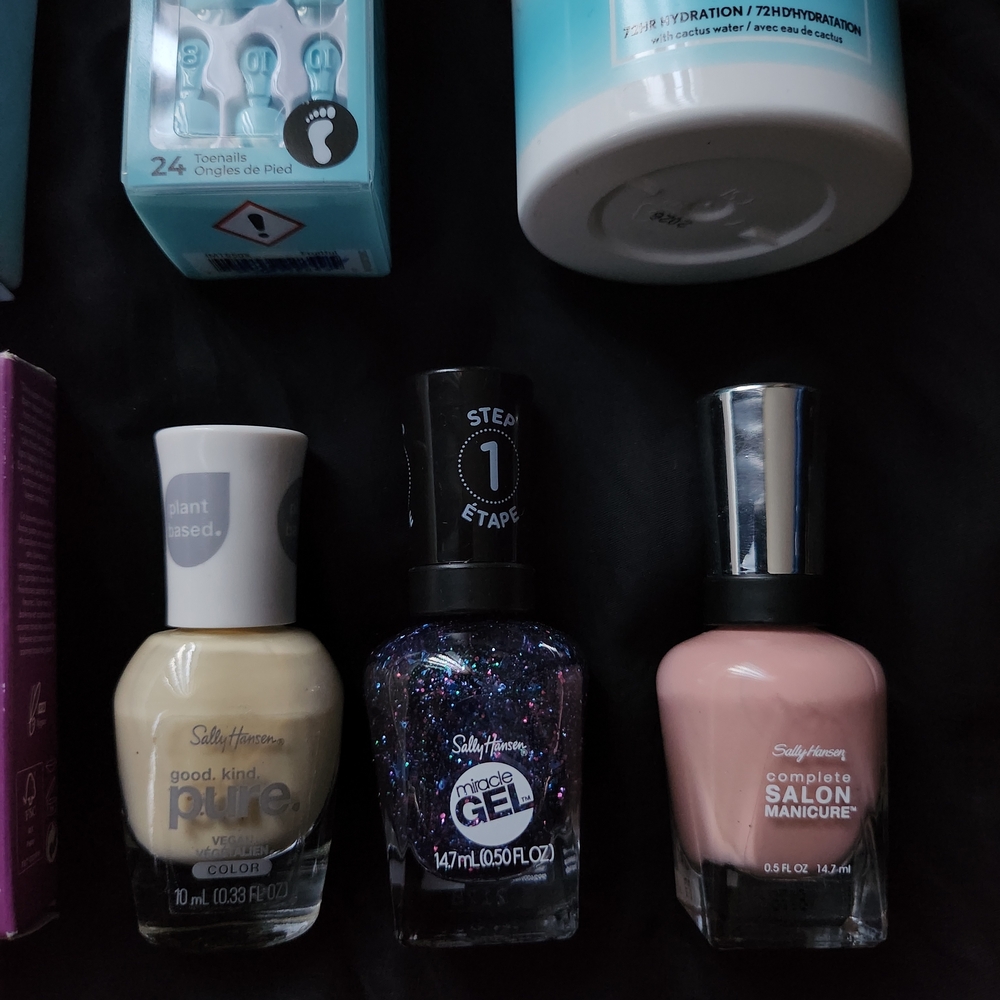 Bundle Of 11 Mixed Beauty Products - Picture 6 of 17